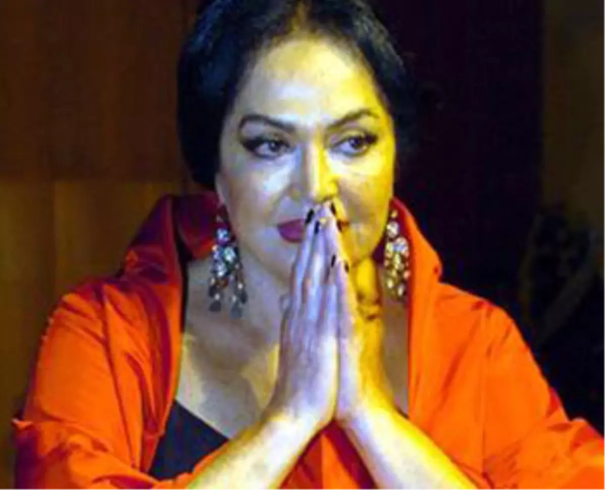 \'Onur\' Ödülü Alan Türkan Şoray, Sahnede Gözyaşlarını Tutamadı