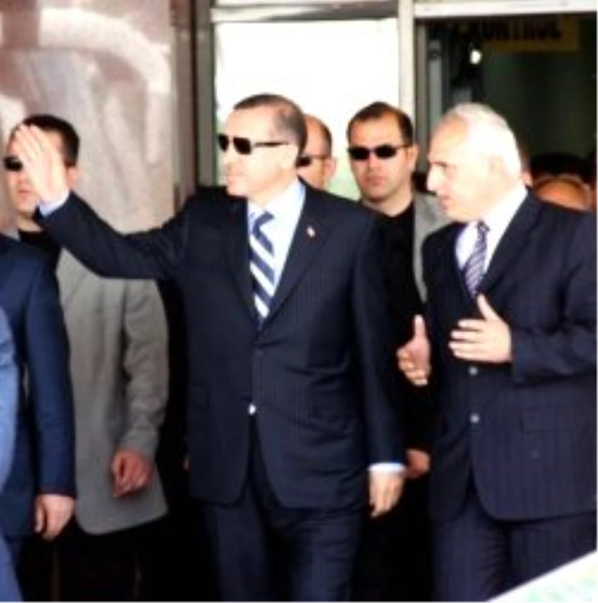 Başbakan Erdoğan\'dan Havalimanında Mini Zirve