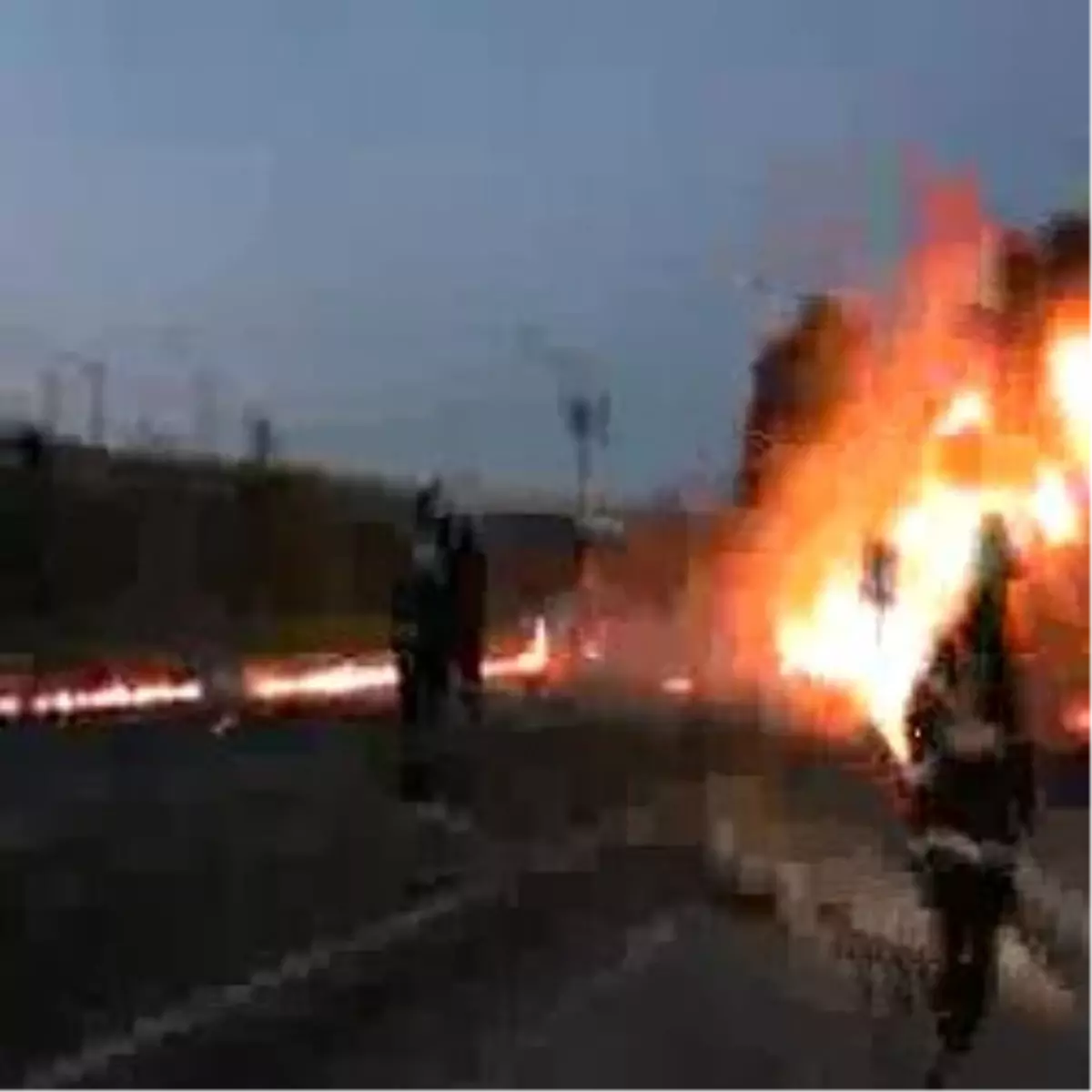 Tanker Minibüsle Çarpıştı: 2 Ölü