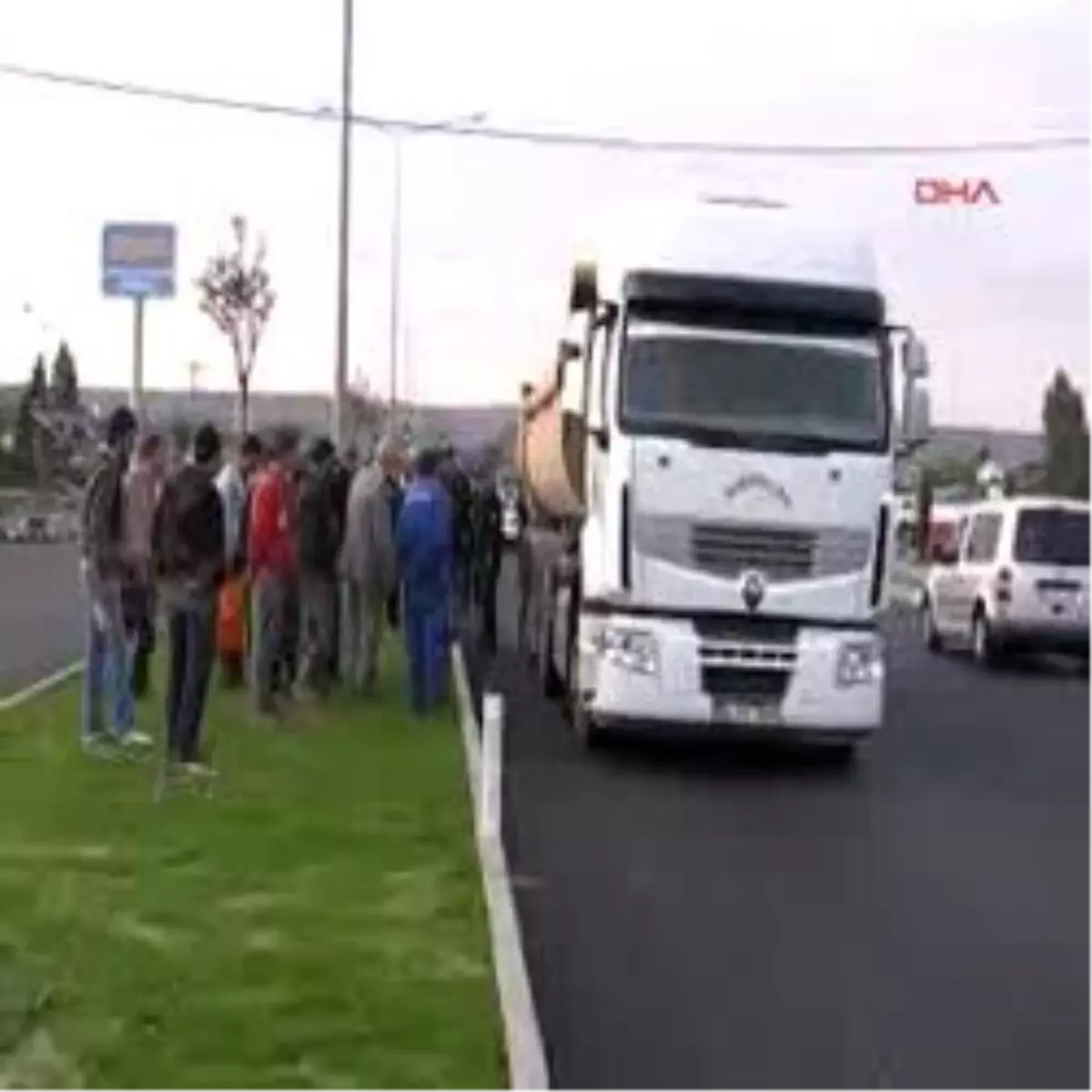 Eşine Kocasının Öldüğünü Söylemediler