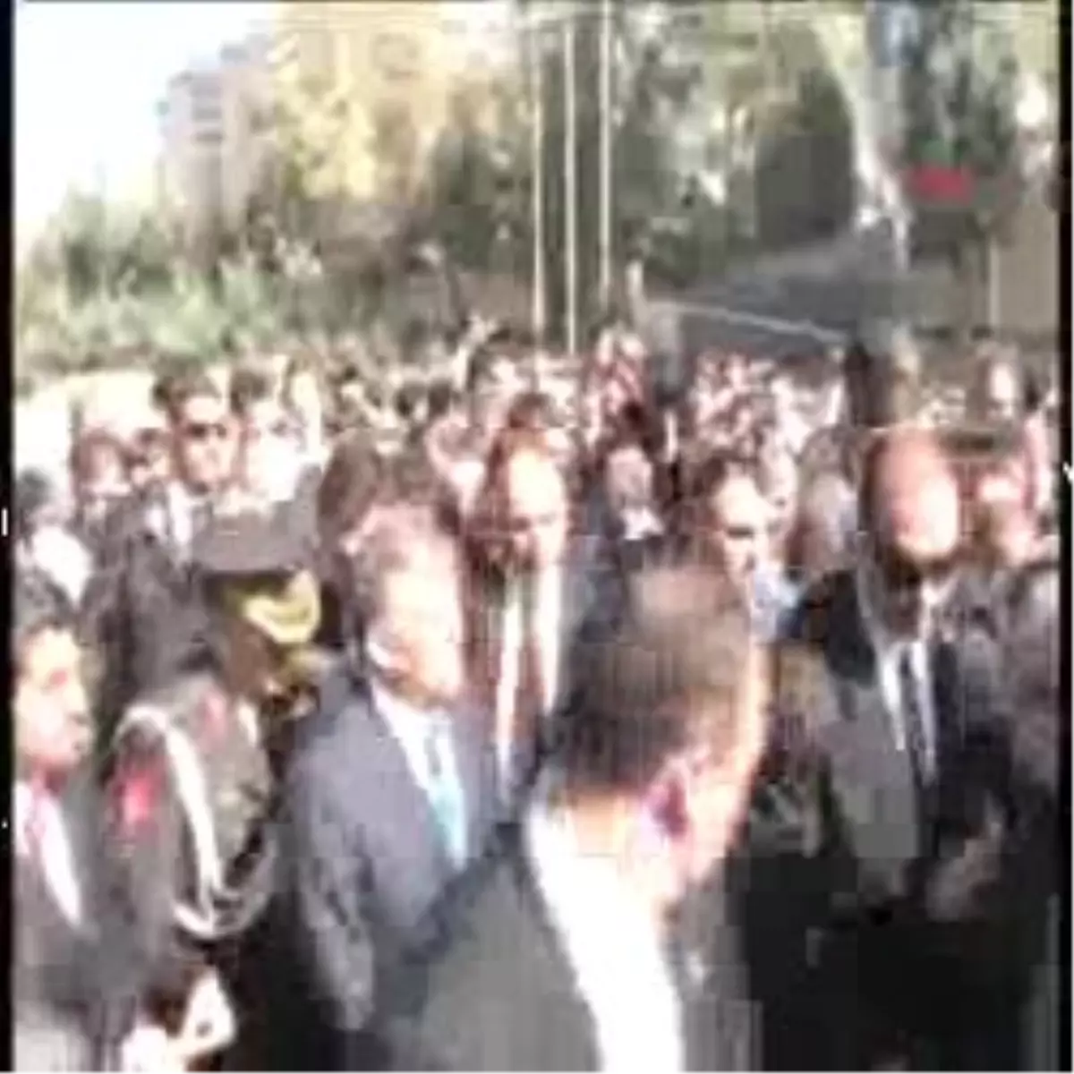 Cumhurbaşkanı Gül, Vatandaşlarla Çay İçip Sohbet Etti