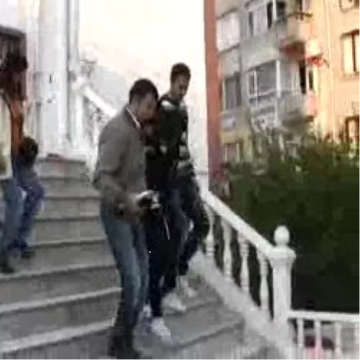 Ayakkabısı Kayıp Olan Polise Başvurdu