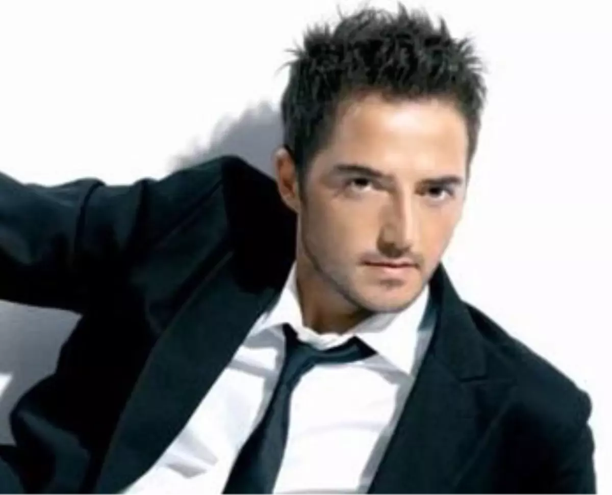 Yeni Albüme Dev Konser