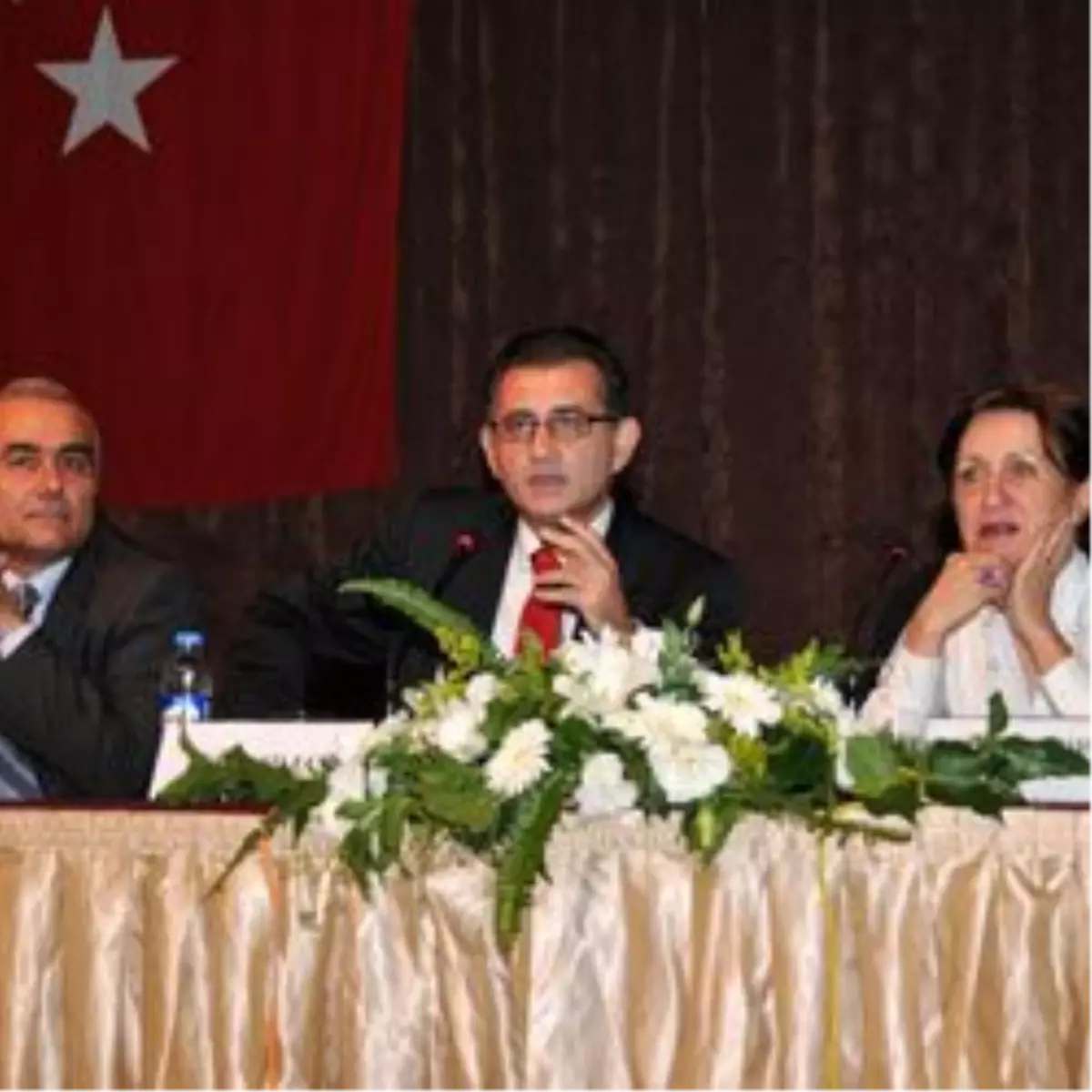 Cumhuriyet Paneli’nde "Siyasete Kadın Kotası" İstendi

