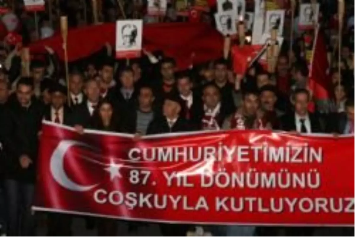 Kartallı Kâzım\'dan Mustafa Kemal\'e Cumhuriyet Yürüyüşü