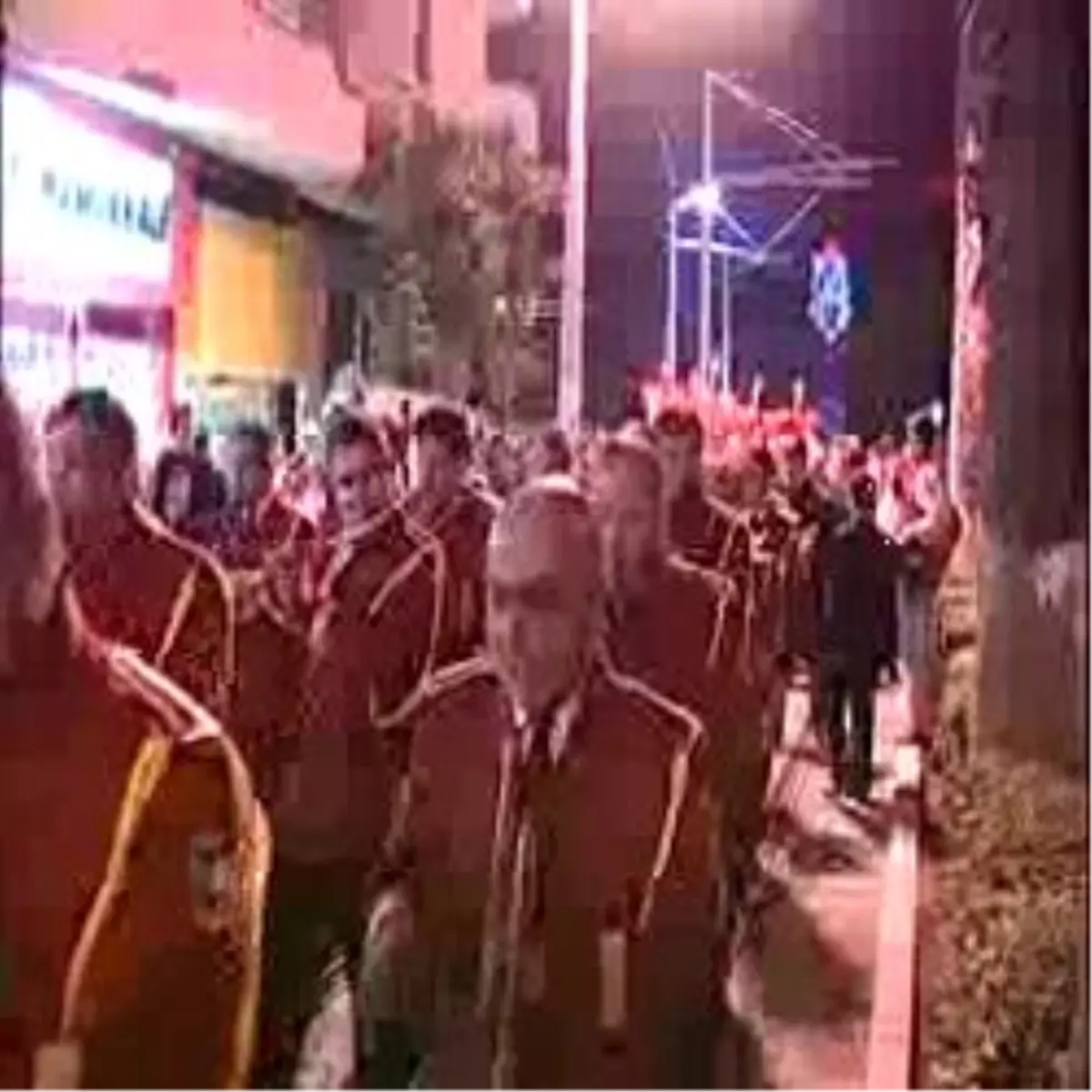 Antalya Başkandan Vals Ve Zeybek Gösterisi