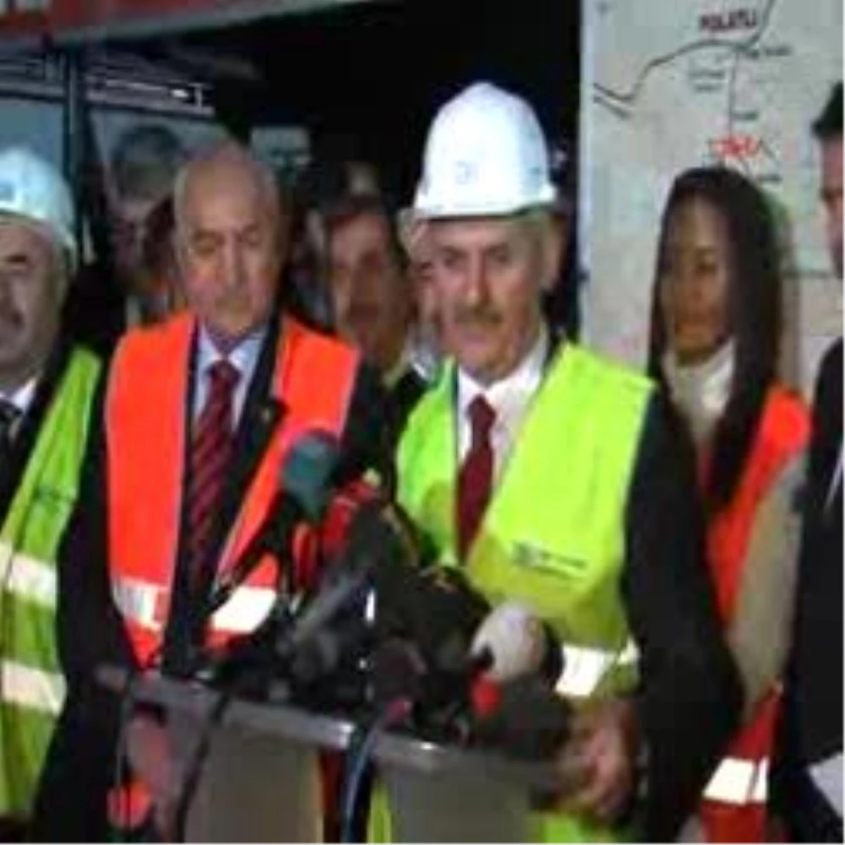 Bakan Yıldırım, Ankara-Konya Yüksek Hızlı Tren\'in Son Rayını Döşedi