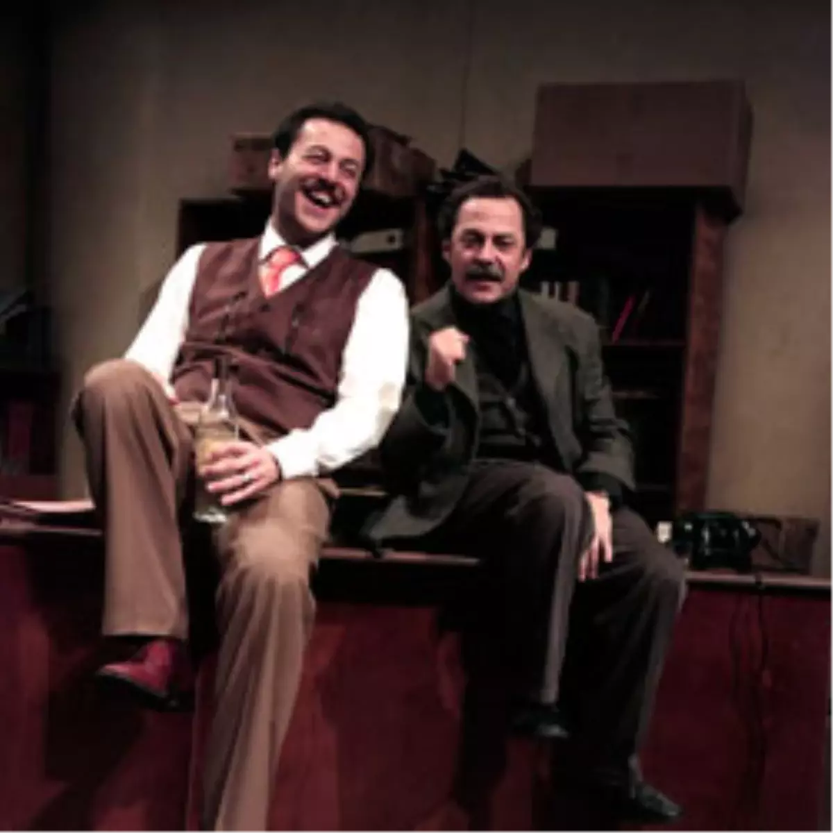 Ödüllü Tiyatro Oyunu "Profesyonel" Enka Kış Etkinliklerinde