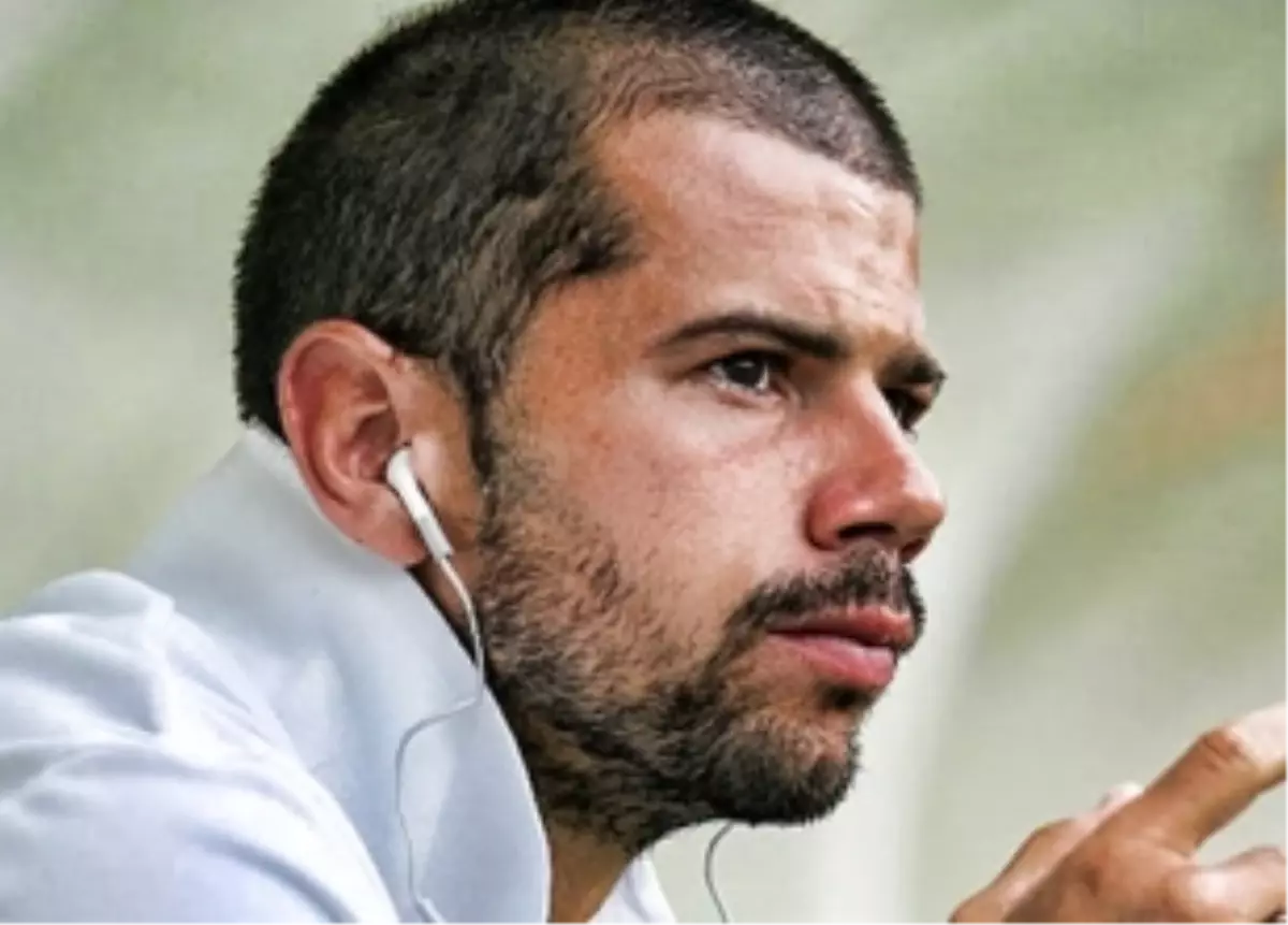 Eski Fenerbahçeli Kapı Önünde!..