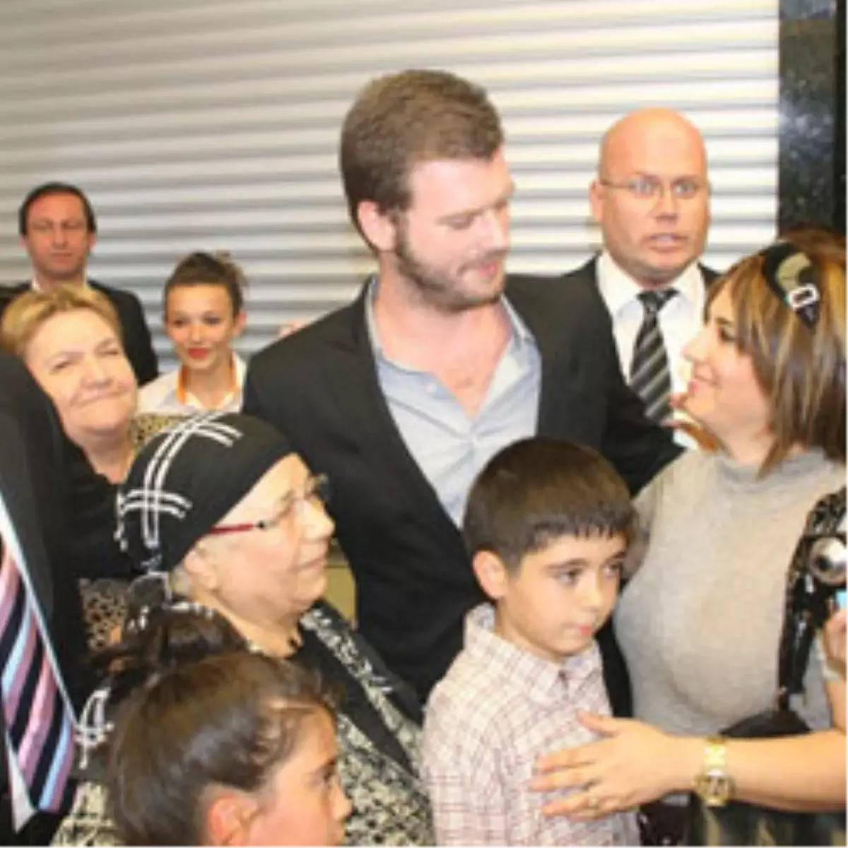 Tatlıtuğ İzdihamı!