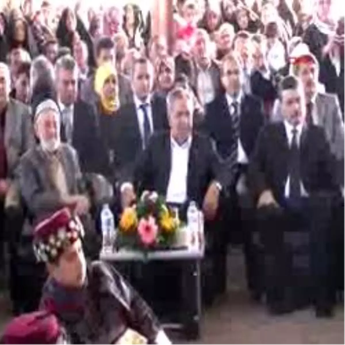 Manisa - Arınç:Başbakana Övgüler Dizdi, ``Milletin Efendisi Değil, Hizmetkarıyız\'\'