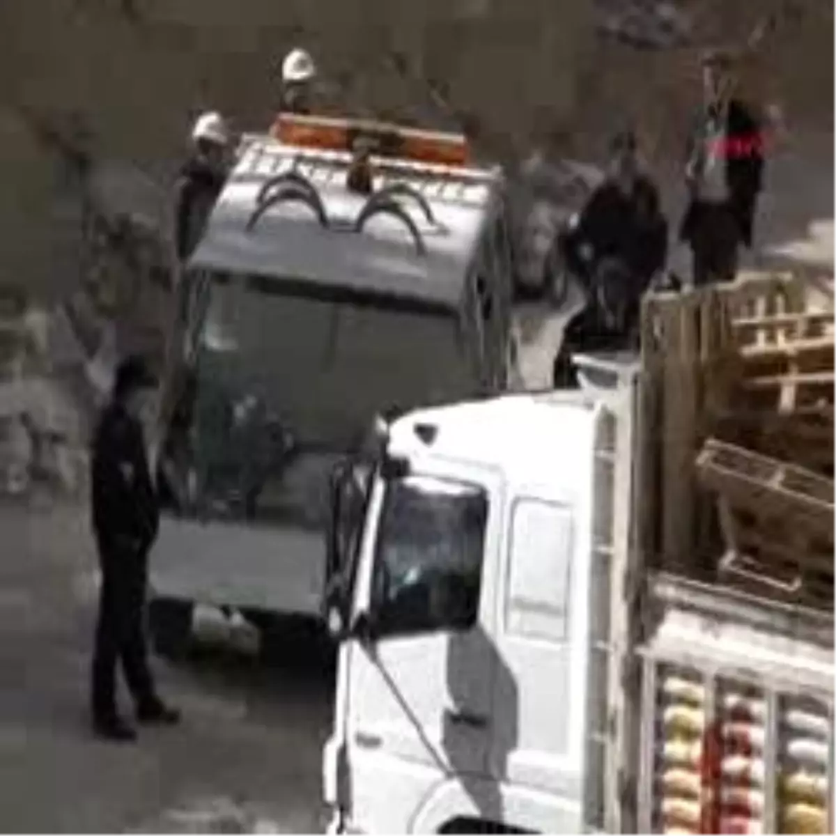 İnşaatta İskele Halatı Kopunca 17'nci Kattan Düştüler