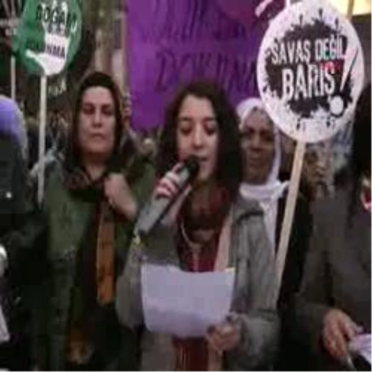 Siirt\'te Kadın Yürüyüşüne Polis İzin Vermedi