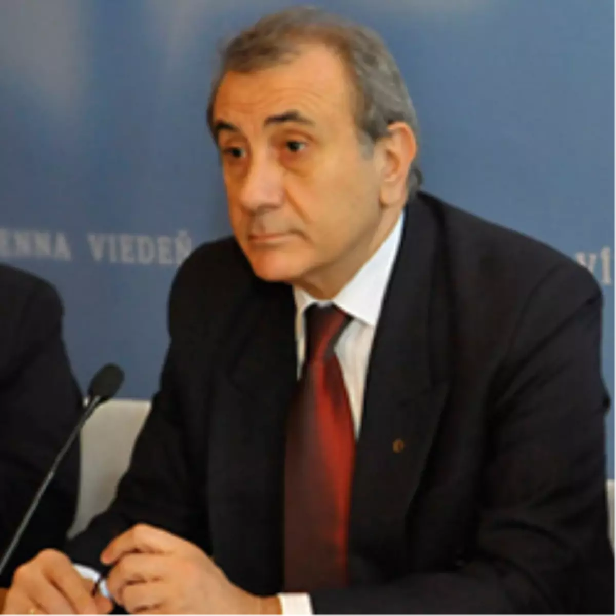 Avusturya'da Türk Milletvekili, Büyükelçi Tezcan'a Destek Verdi