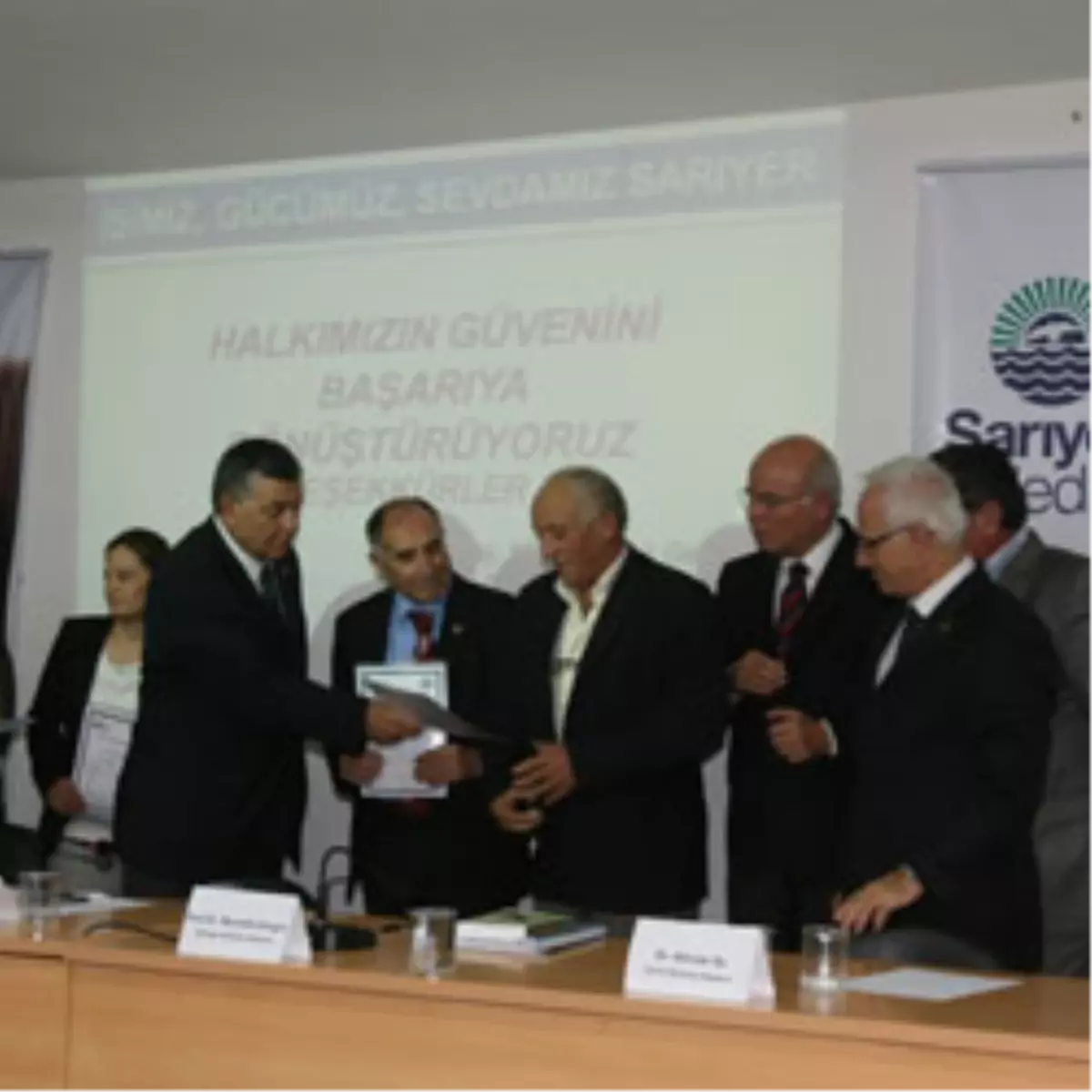 Yerel Yönetimler Okulu Katılımcılarına Sertifikalarını Verdi

