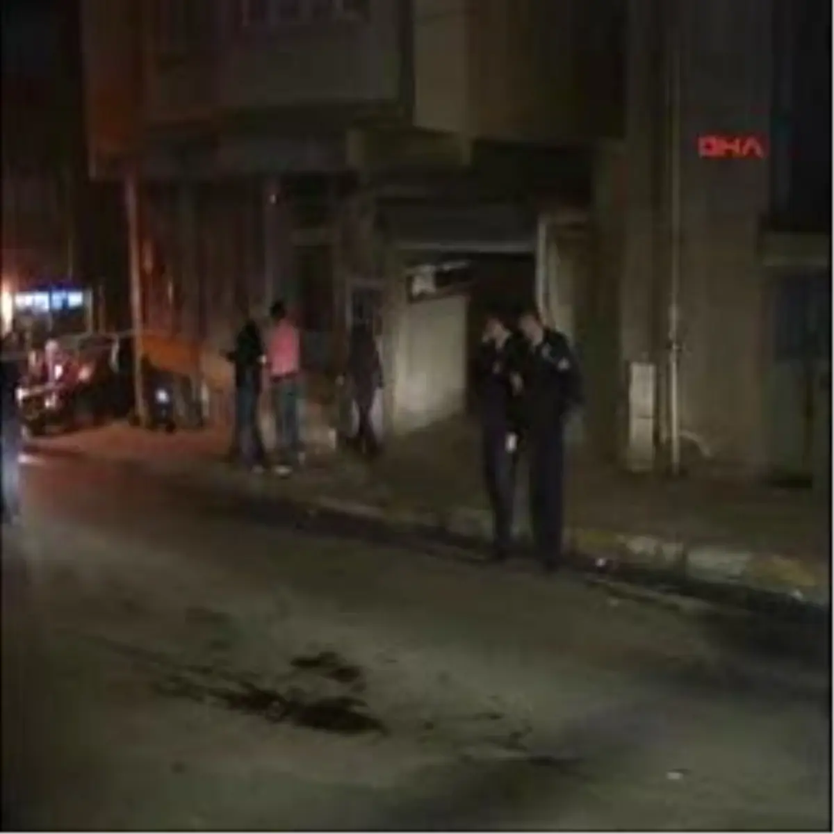 Eşiyle Tartışan Polis Silahına Sarıldı..1 Ölü 1 Yaralı
