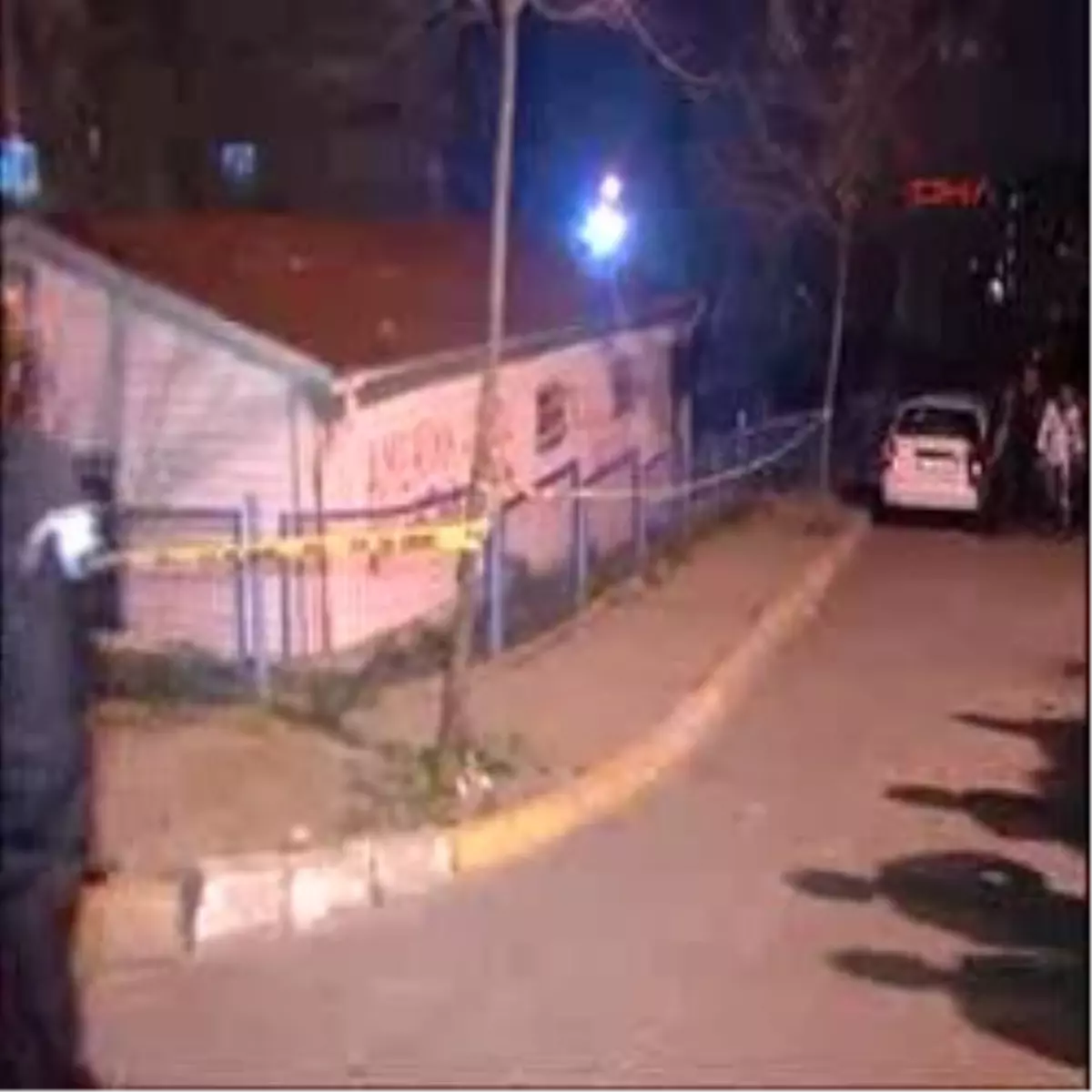 Sultangazi\'de Muhtarlık Önünde Patlama