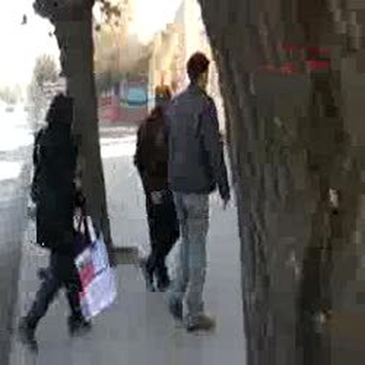 Başındaki Balonlar Ve 'Angut' Yazısıyla Şube Başkanı, Açıklama Yaptı