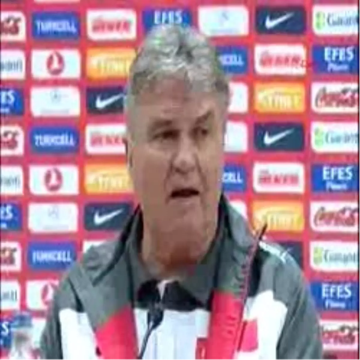 A Milli Futbol Takımı Teknik Direktörü Hiddink: "Geleceğin Kadrosunu Belirlemek İstiyoruz"
"Türk Kulüplerinin Avrupa\'daki Başarısı, Avrupa\'daki Standartların Çok Altında"
