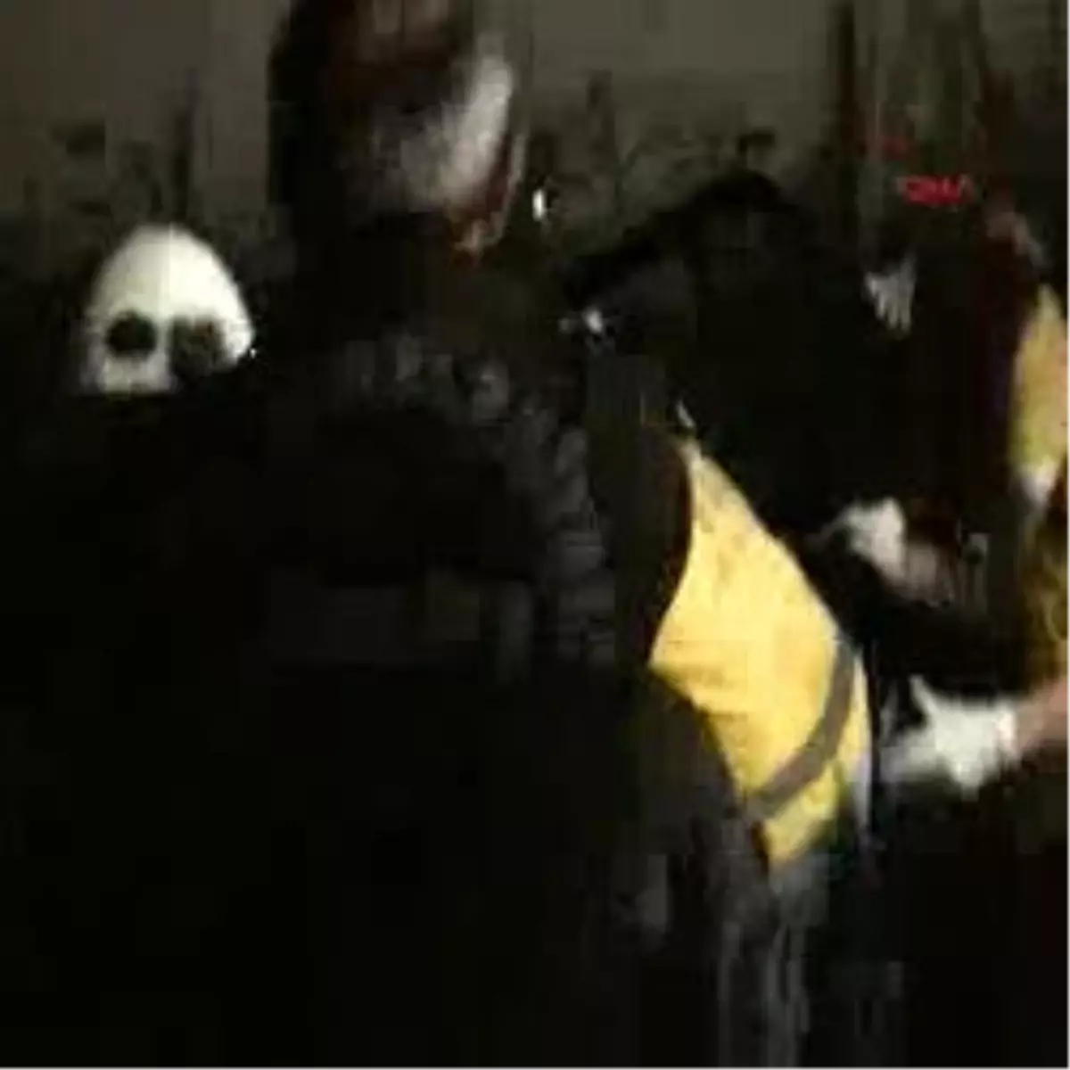 Tur Otobüsü Kaza Yaptı