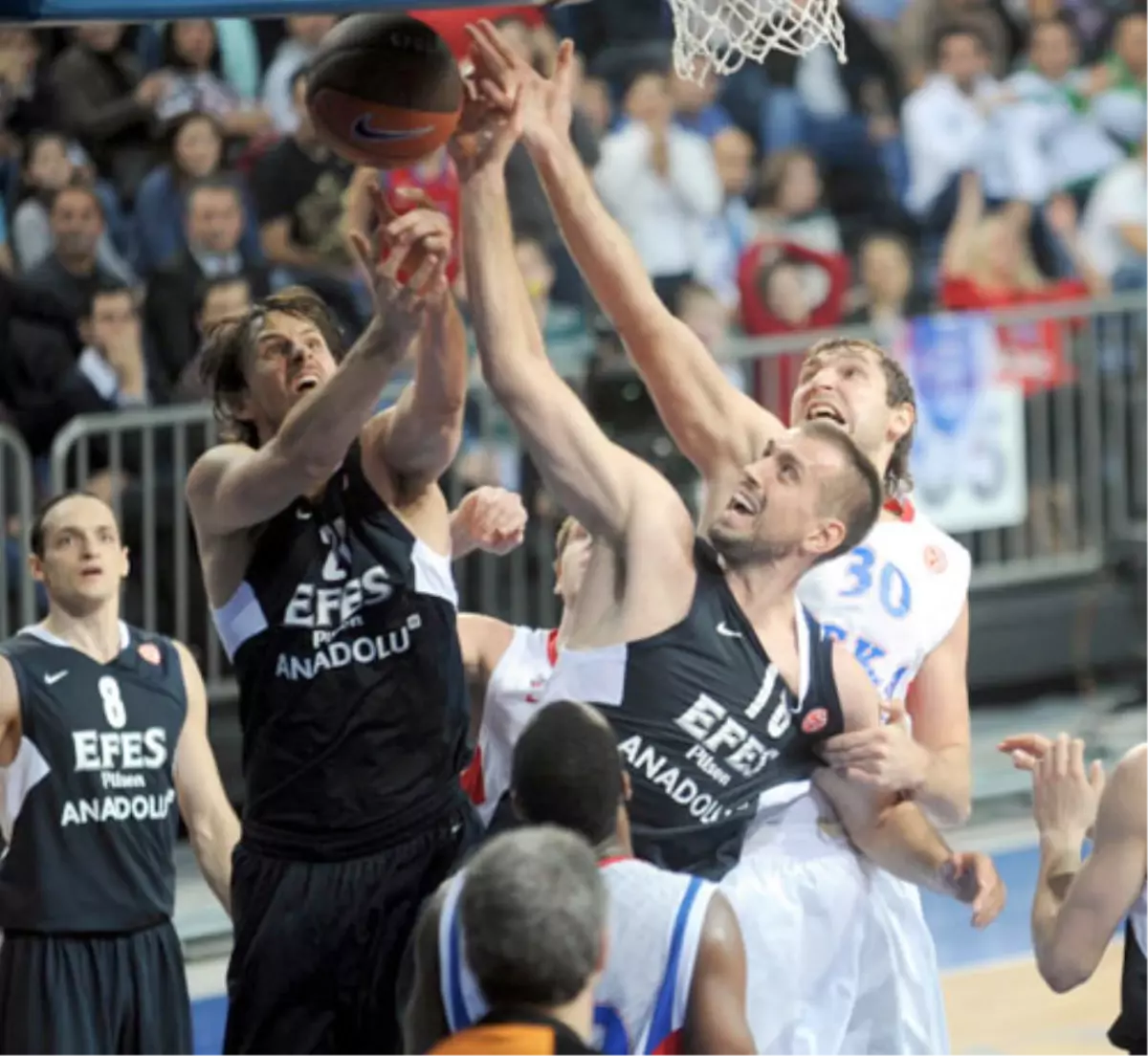 Efes PİLSEN - Csk Moskova: 86-72 