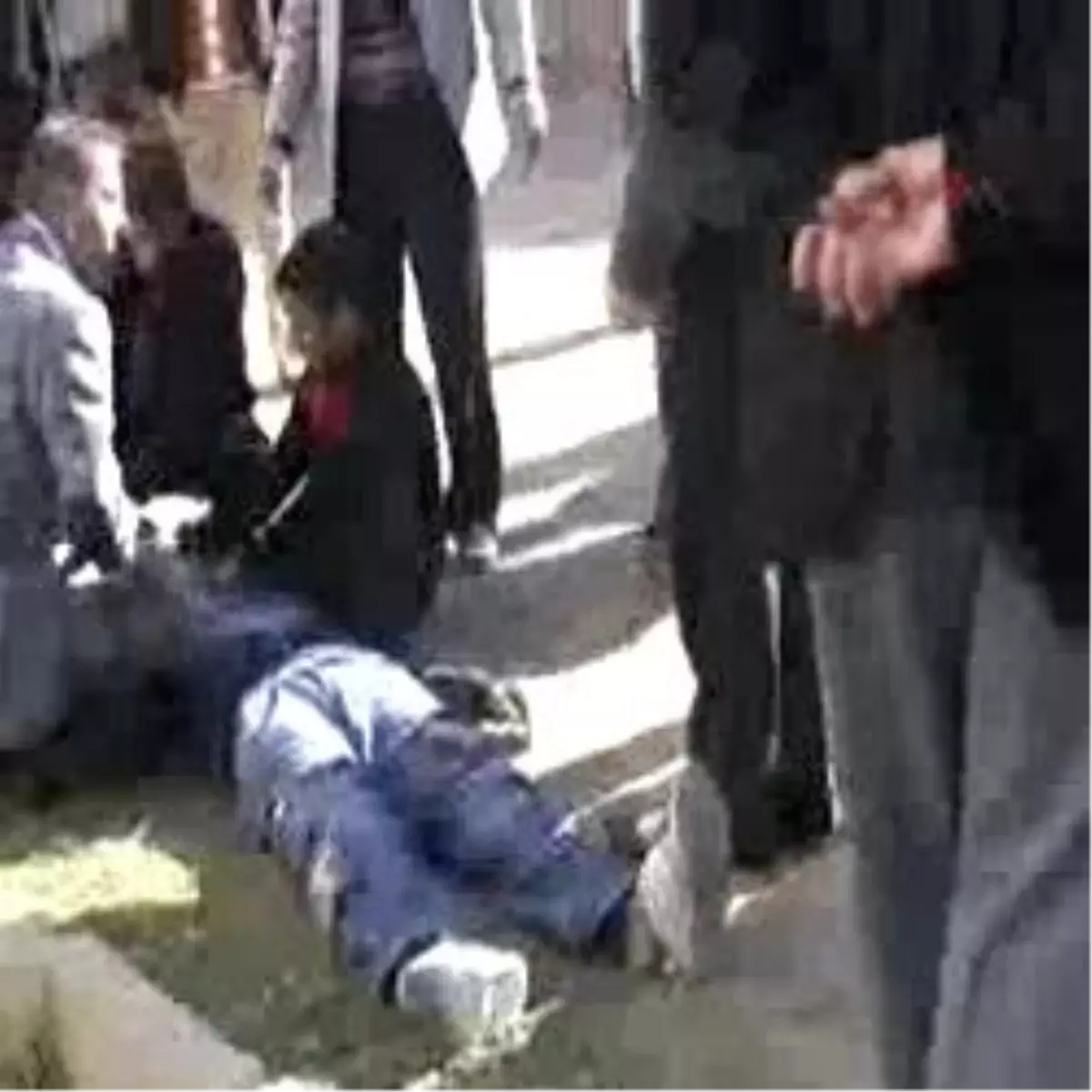 Otomobil Anne-Oğulu Biçti