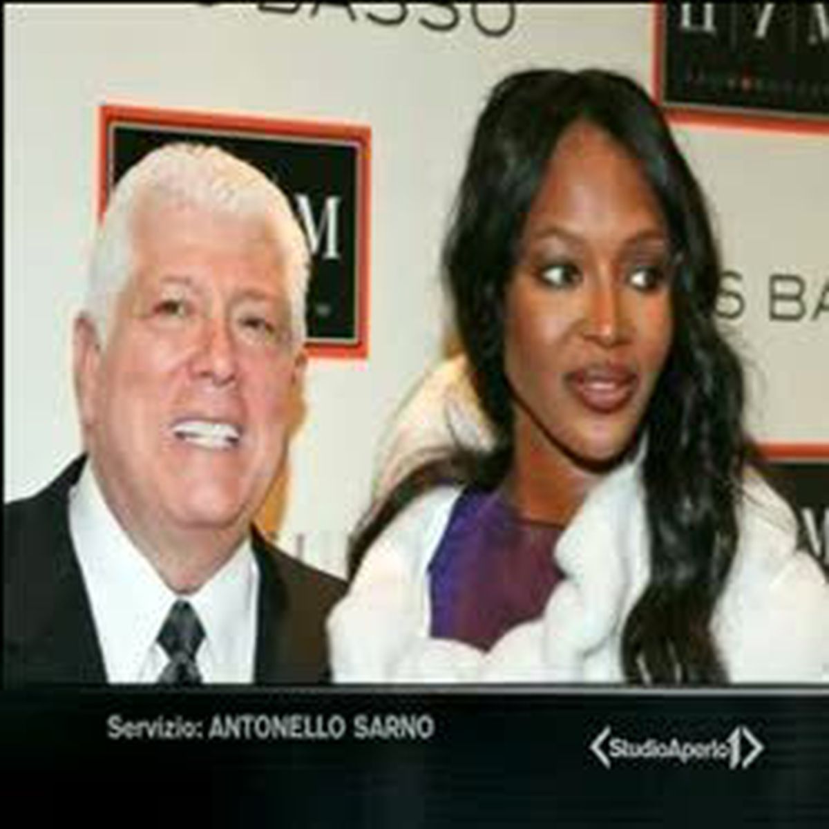 Naomi Campbell 'Kelleşiyor'