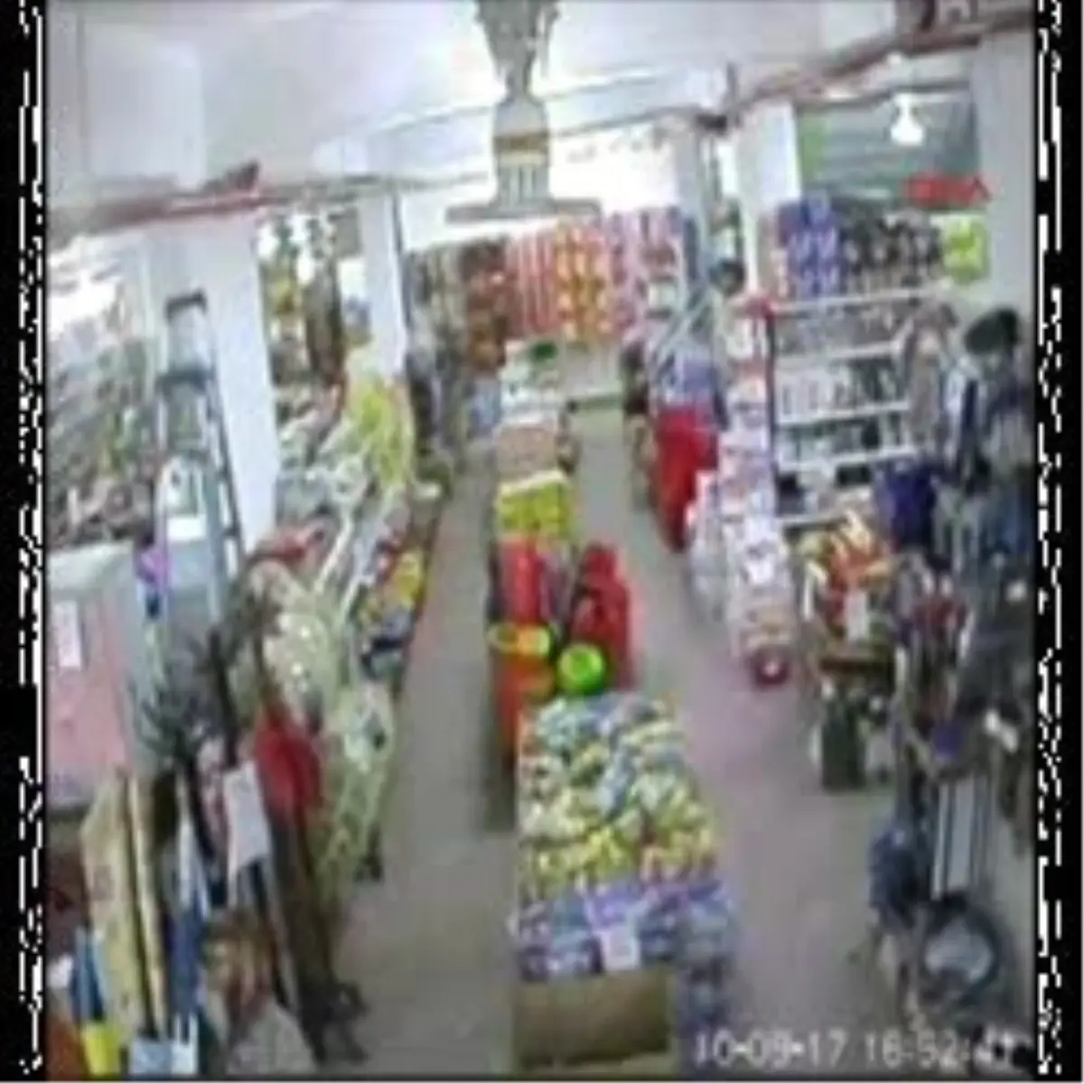 Erzurum - Avm Faresi Kameralara Böyle Yakalandı
13 Yaşındaki 30'A Yakın Çeşitli Suçlardan Kaydı Var