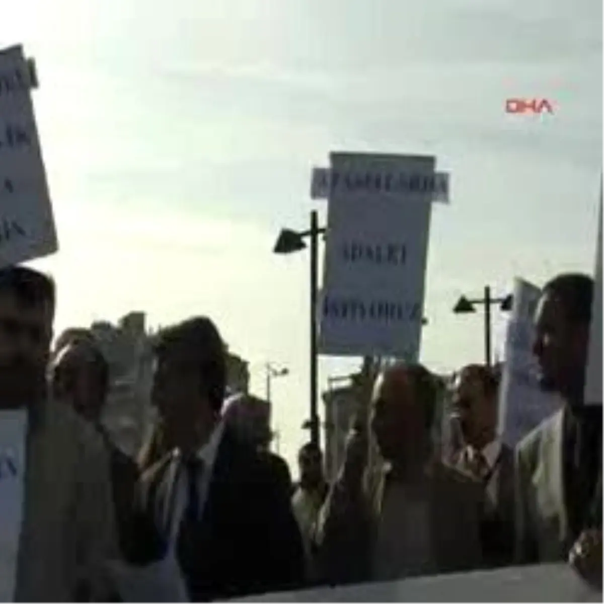 Öğretmenler Tebeşir Bırakma Eylemi Yaptı