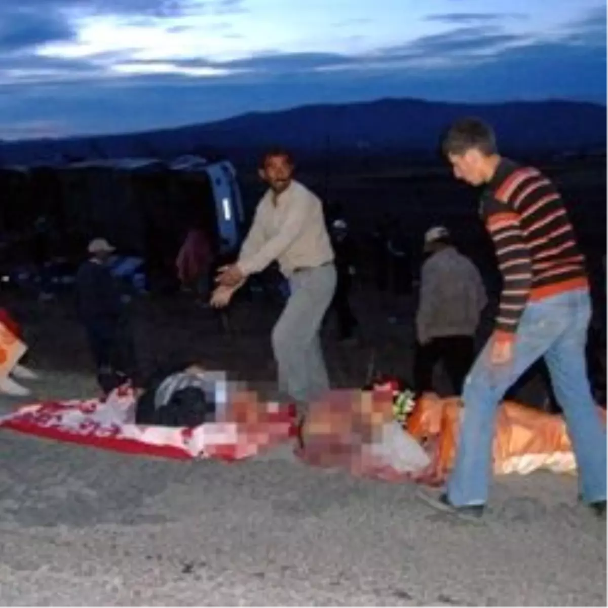 Devrilen Yolcu Otobüsü: 5 Ölü