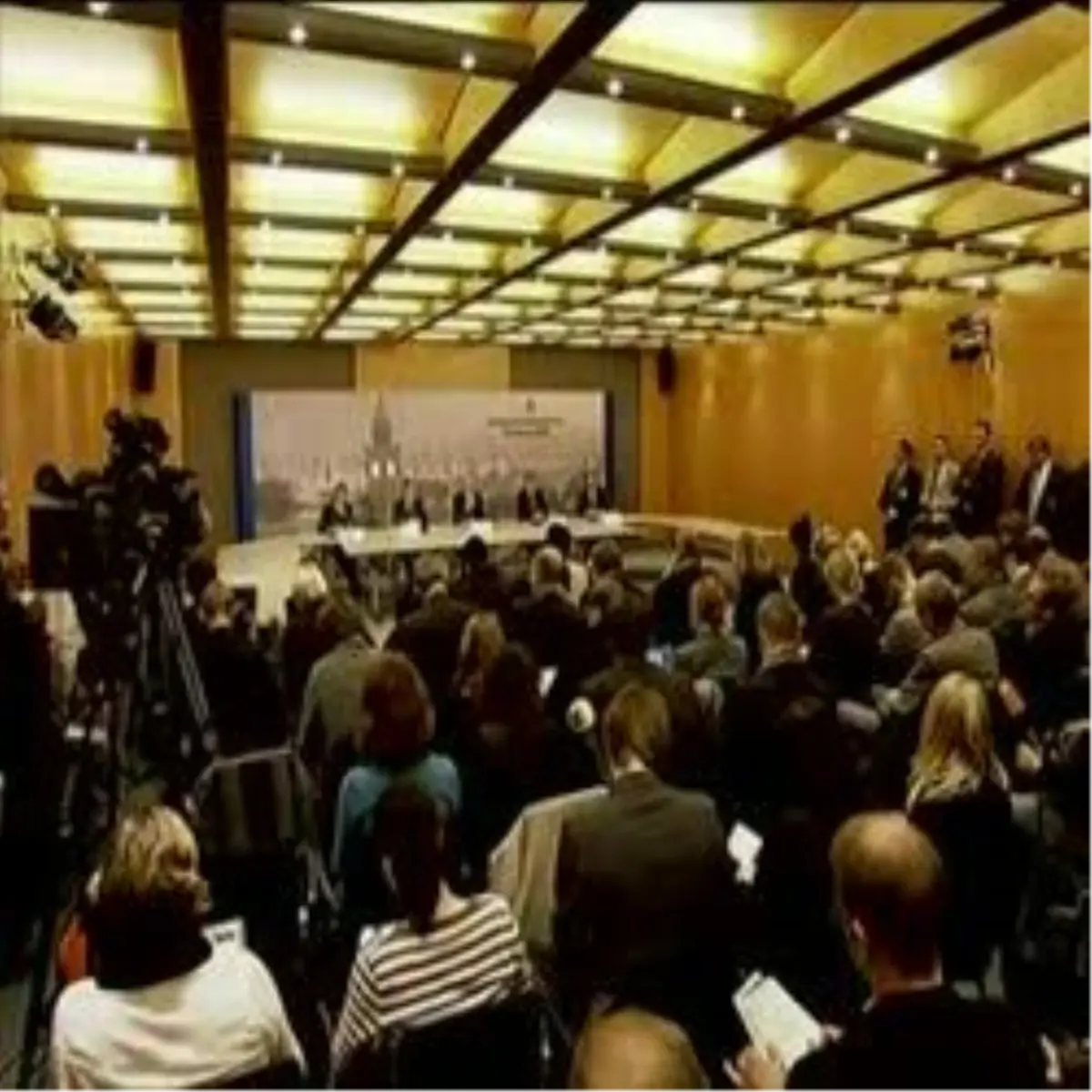 Maızıere, Müslümanları Suçlu Gibi Görmeyin