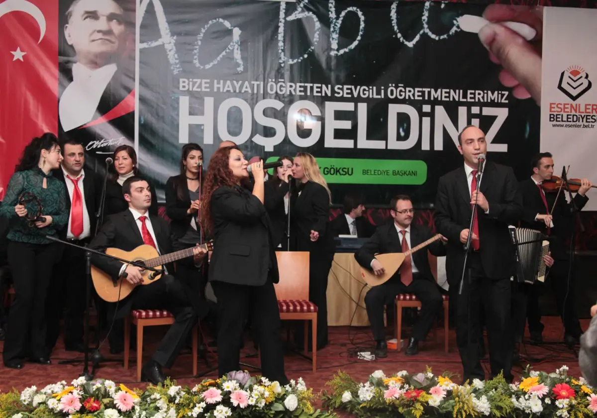 Öğretmenler Söyleyip Oynadılar