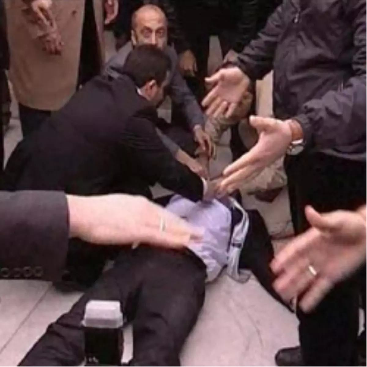 Erbakan'ın Konuşacağı Platform Devrildi