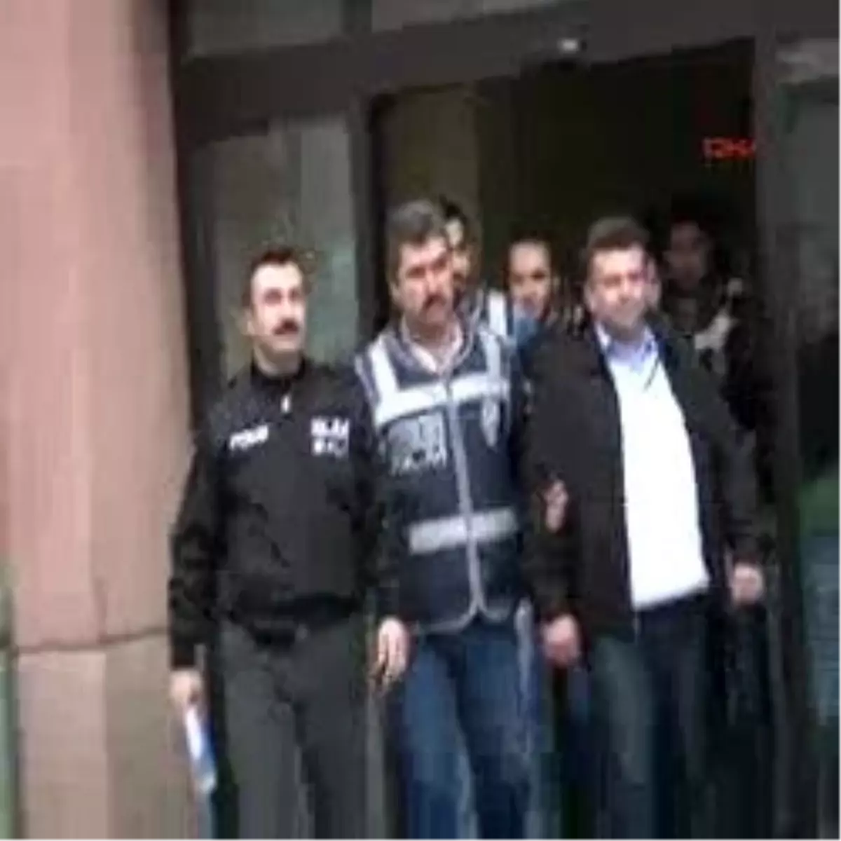 Polisin 'Sahte Bandrol İhracatı' Baskını....