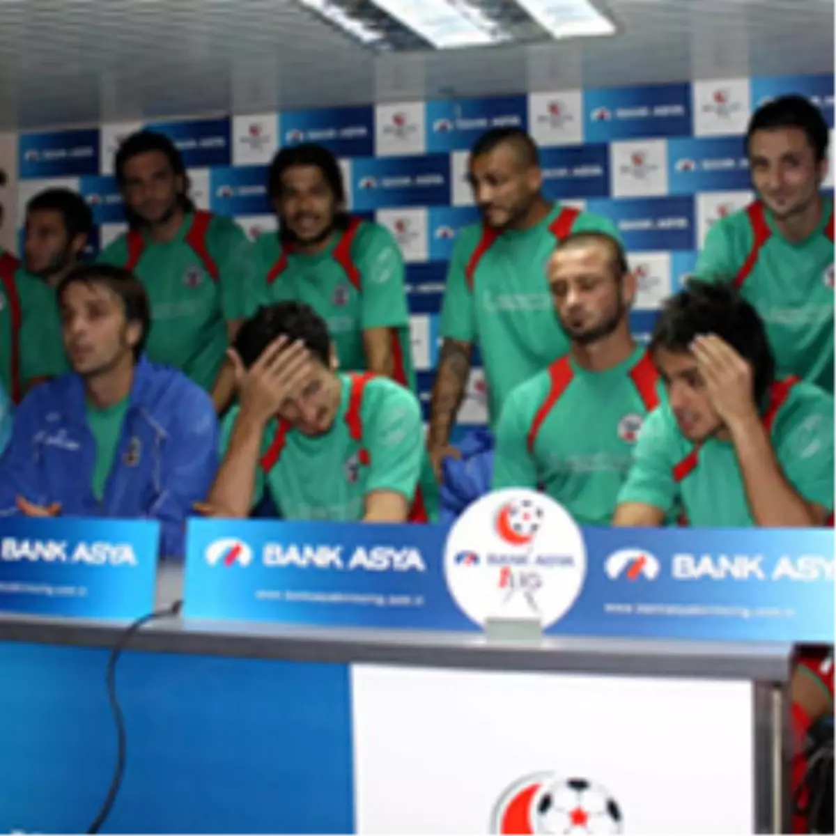 'Aç Kaldık Bize Yardım Edin'