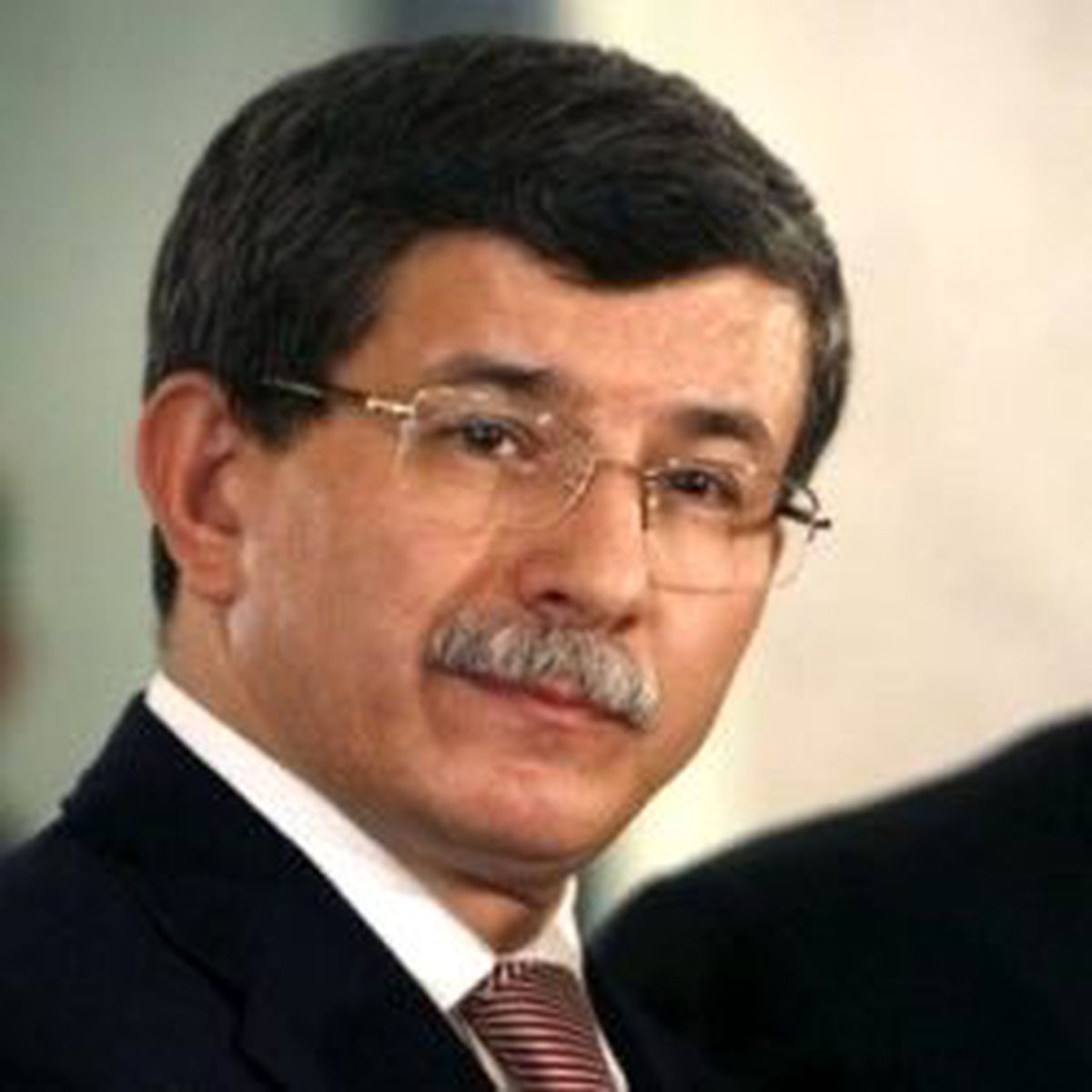 Davutoğlu İlk Yüzde