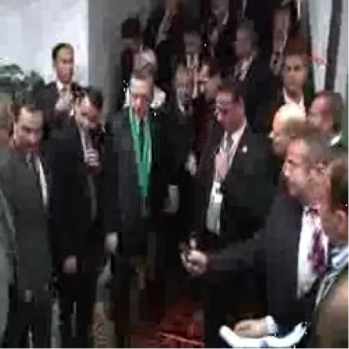 Erdoğan: 'Eteklerindeki Taşları Bir Dökülsün Görelim'