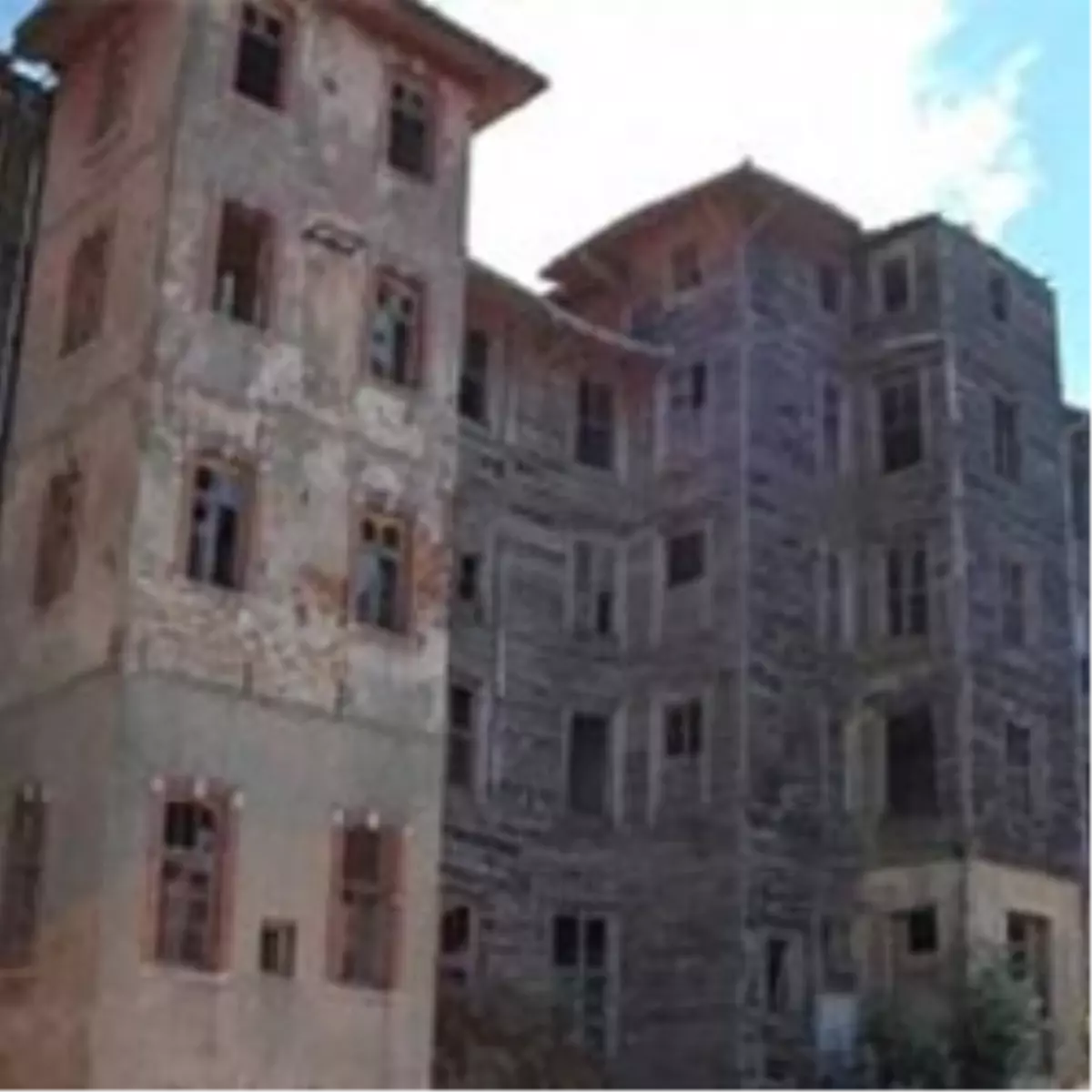 Yetimhanenin Tapusu Patrikhanede