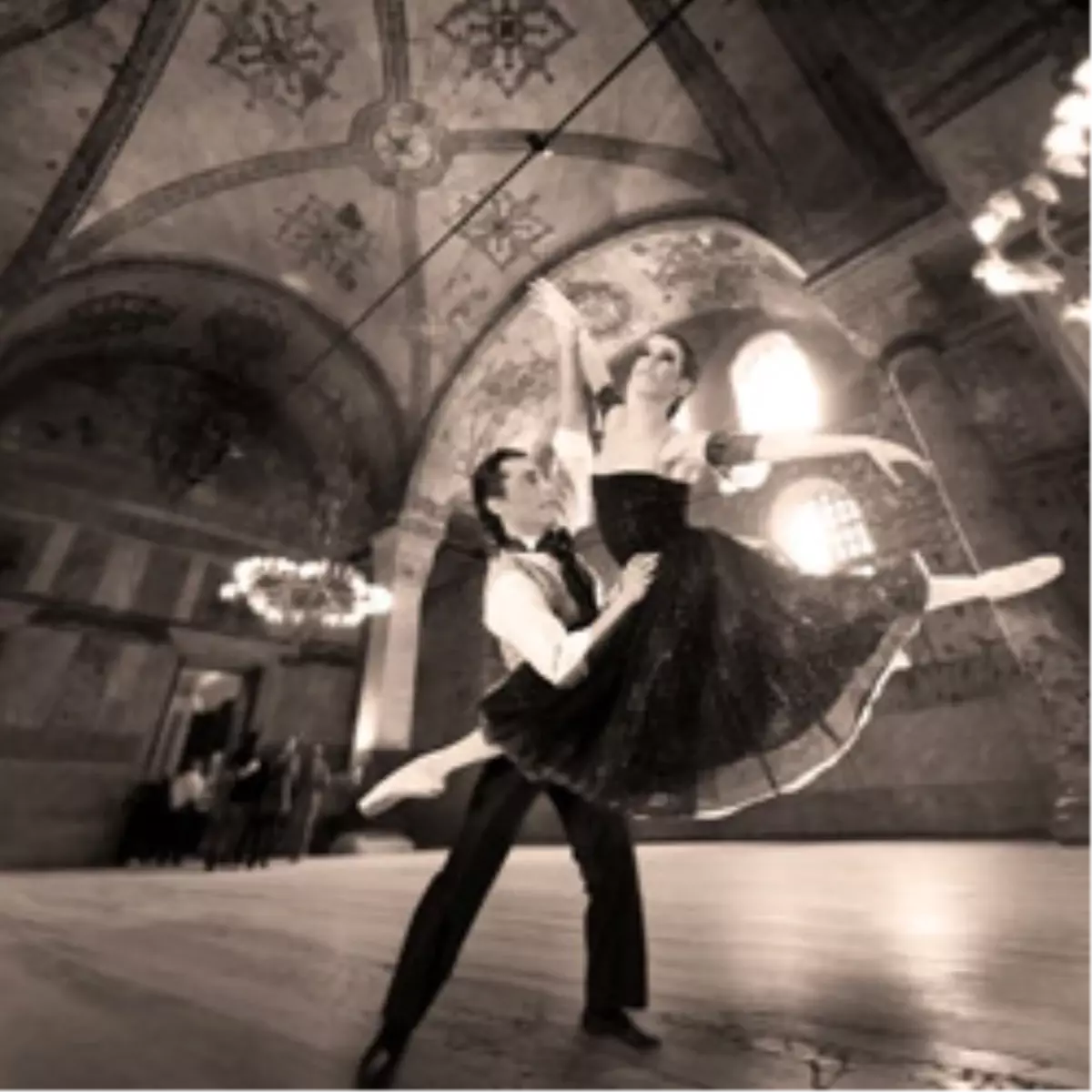 İstanbul Sahnesinde Müzik