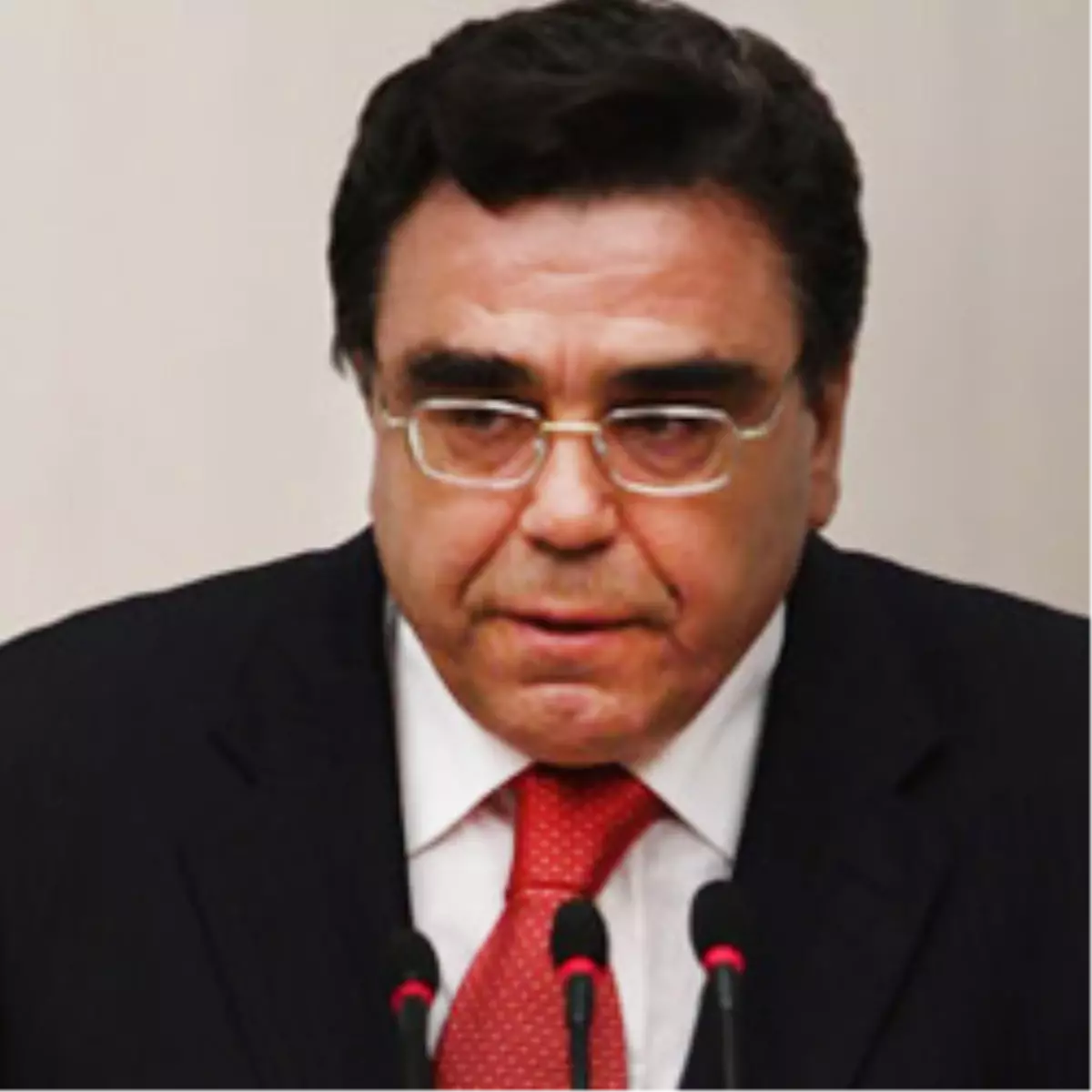 "Başbakan\'ın "Milyar Doları Yazan Silivri\'de" Sözleri Medyaya Tehdit"