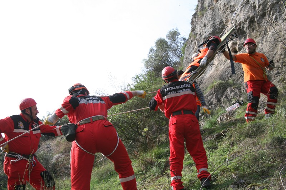 Sivil Savunma Tatbikatı Gerçeğini Aratmadı