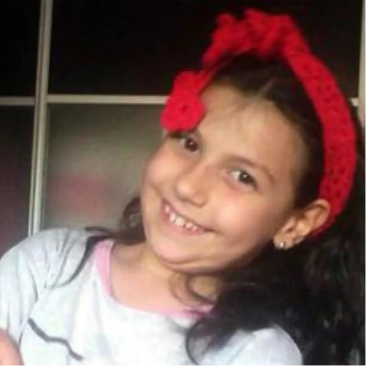 Mezarlıkta Doğum Günü Kutlaması