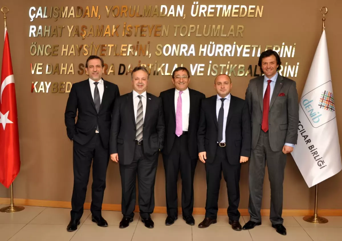 Denizli'de Toplanan Tekstil Ve Hazır Giyim Sektörü İkinci Baharı Yaşıyor