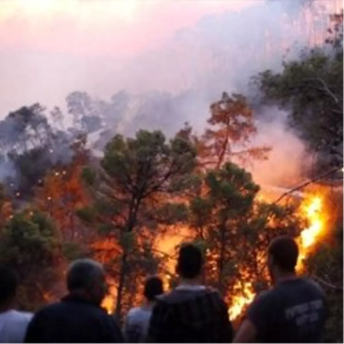 İngiltere'den İsrail'e 2 Yardım Helikopteri Gönderildi