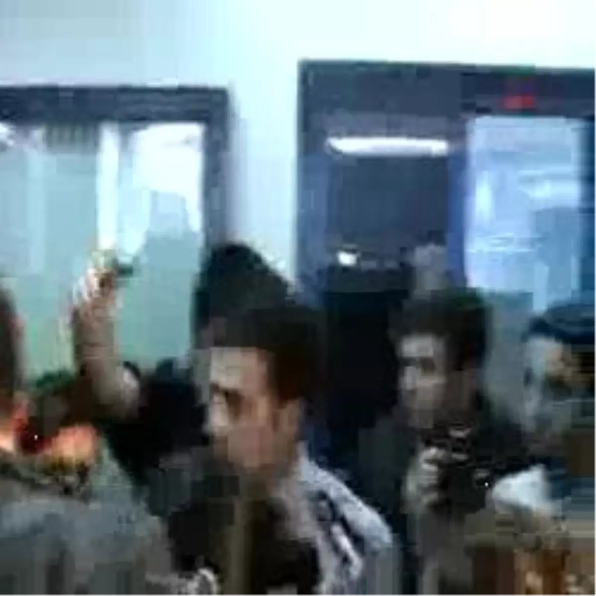 Polisin Müdahalesi Sonucunda Yaralanan Öğrenciler Tedavi Altına Alındı