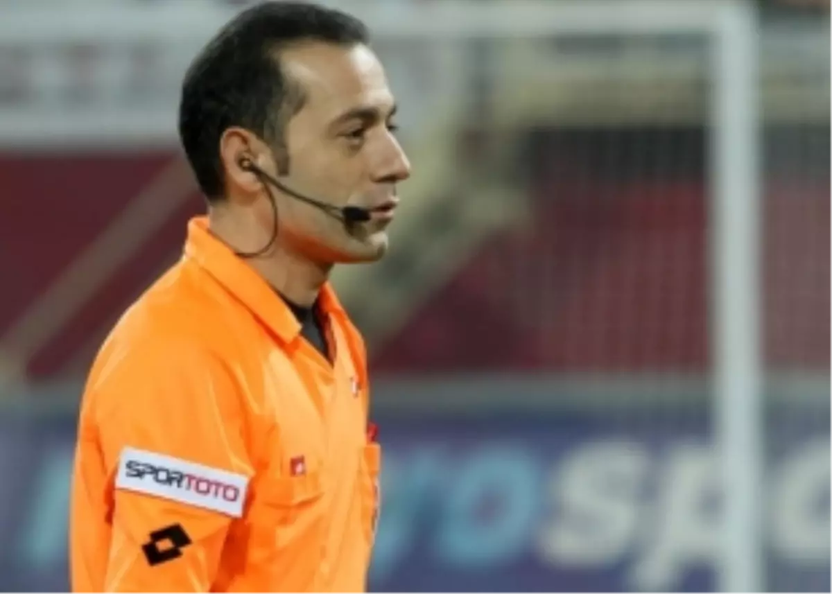 Cüneyt Çakır\'a Bir Maç Daha...