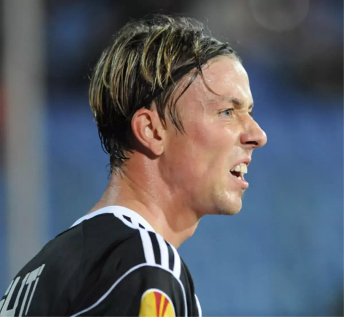 Alkollü Guti Kaza Geçirdi