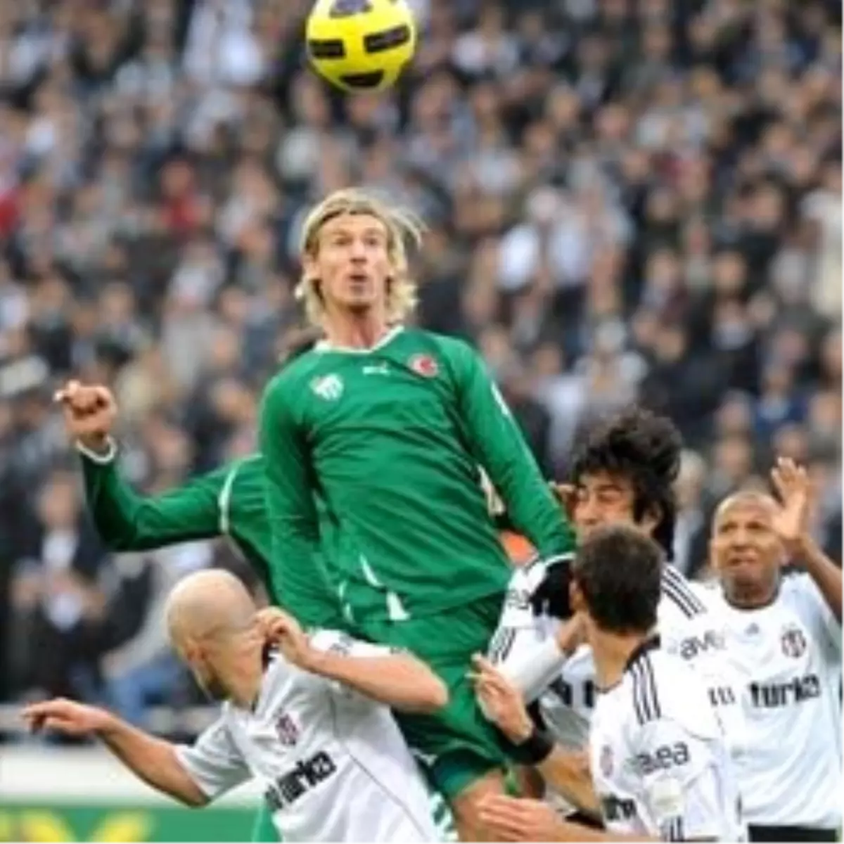 Kartal Şeytanın Bacağını Kırdı