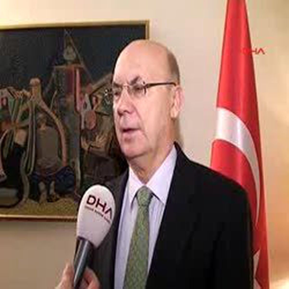 Flaman Parlamento Başkanı, Türklerden Özür Diledi
