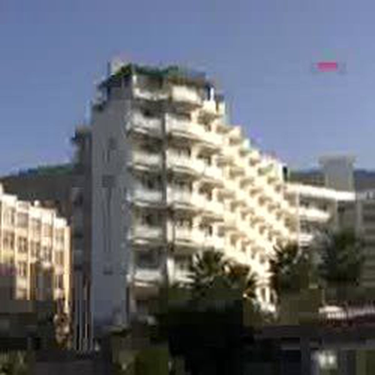 Tatlıses'in Otelinin Satışı Ertelendi
